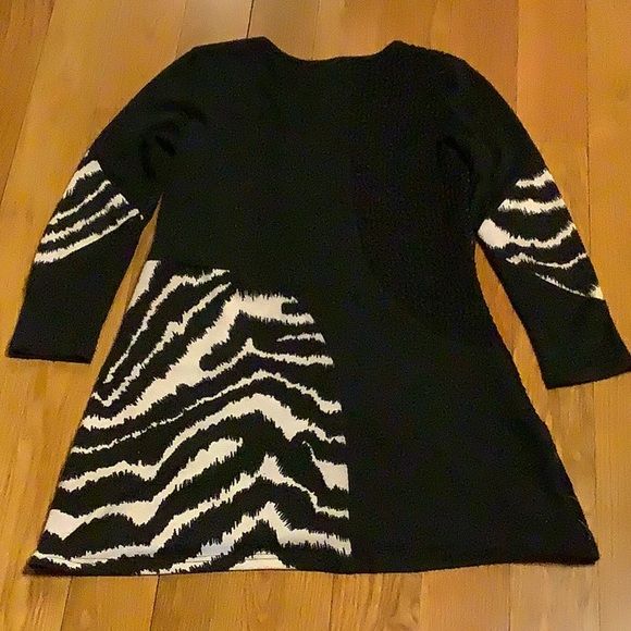 Adore large sweater in good condition. - Picture 6 of 7